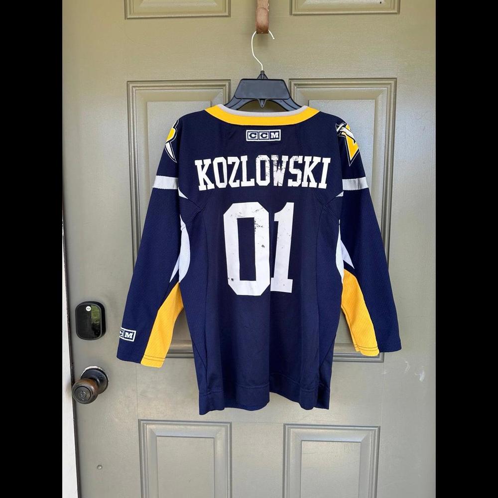CCM NHL Buffalo Sabres Youth Jersey L/XL - Picture 4 of 5